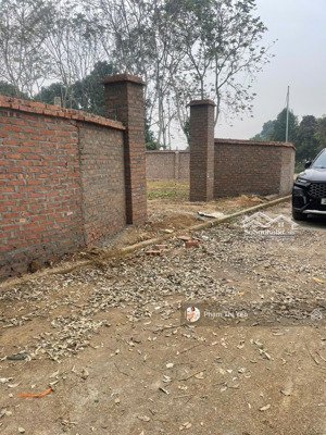 cần bán lô đất đẹp toạ lạc tại liên hoà - lương sơn. dt 864m có 200m ont. giáp ranh cư yên