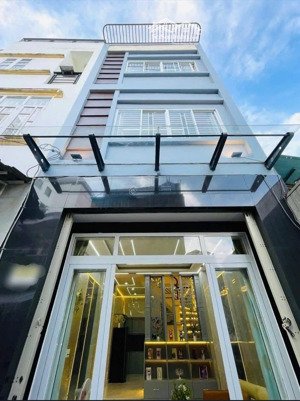 nhà phố siêu hot mới xây ngay điện biên phủ, phường 4, quận 3 - giá: 4,35 tỷ 76,8m2 - sổ hồng riêng