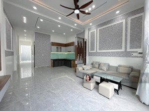 nhà cấp 4 mới xây!! 2 pn - 1 wc - 1 nhà tắm! 5x20! shr! ngay cạnh cát tường phú nguyên 1!gần tl824!