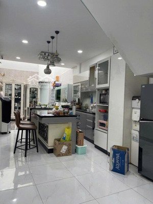 hd thuê 2 năm 15triệu/tháng sổ sẵn đường 6m vị trí kinh doanh dòng tiền khu dân cư thanh khoàn tốt