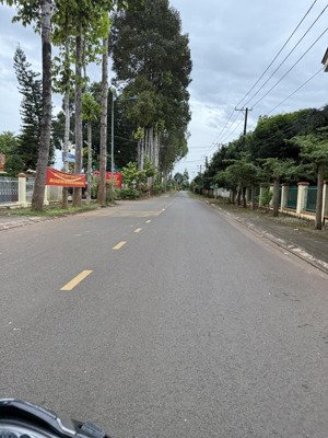 chỉ 390 triệu sở hữu ngay 125m2 đất thổ cư sổ riêng,gần uỷ ban phường bình lộc,đồng nai