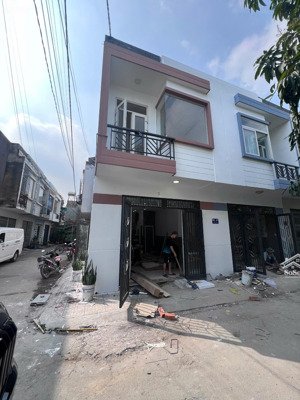 bán nhà góc 2 mặt tiền 795 triệu - chính chủ sổ riêng 1 trệt 1 lầu 2pn 2wc