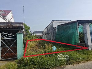 tôi cần bán đất 150m2 ngay chợ phước thạnh củ chi giá 950tr sổ hồng riêng dân cư đông đúc