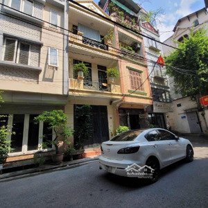 bán nhà , ô tô vào nhà, 3 tầng, chỉ nhỉnh 11 tỷ, lõi phố.