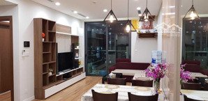 chính chủ cần bán chung cư golden park tower đường phạm văn bạch ngay công viên cầu giấy, giá tốt