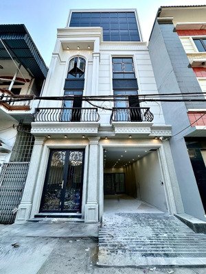 tân cổ điển châu âu 5 tầng thang máy phố trần nguyên hãn