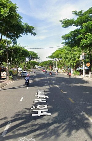 bán đất 2 mặt tiền hồ nghinh gần biển mỹ khê chỉ 100m, 130m2 trục đường 33m kinh doanh sầm uất