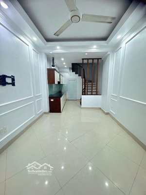 .phân khúc giá tiền hợp lý còn sót lại ở khu vực-ôtô đỗ cổng-nhà xây mới -5 tầng-dt 30m.