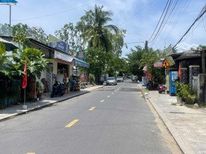 cho thuê đất có sẵn 2 nhà cấp 4 mặt tiền phố tây nguyễn phan vinh