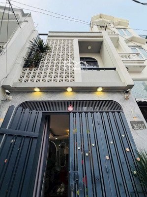 bán nhà 15m ra hẻm xe tải gần mặt tiền phạm văn chiêu - hẻm xe hơi đỗ - chủ tặng full nội thất.