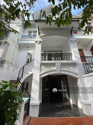 chính chủ cho thuê nhà vườn 120m2 khu a . liên hệ em thu 