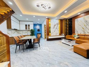 nhà 2 lầu ngang tới 7m gần chợ minh phát