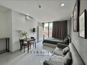cho thuê căn hộ studio 40m2 ban công full nội thất máy giặt riêng tòa nhà thang máy hầm xe siêu hot