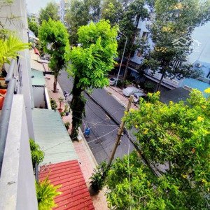 bán nhà mặt tiền kinh doanh sầm uất, vị trí siêu đẹp, gần trường học, gần chợ. dt 5x19. chỉ 11 tỷ