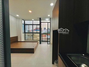 cho thuê căn hộ quận 1 gần bùi viện, nguyễn huệ, ngã 6 phù đổng, ban công full nội thất, thang máy