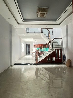 bán nhà 2 tầng đường 10.5m thanh hoá, hoà xuân, đà nẵng gần ngã 4 giá rất tốt. lh my 