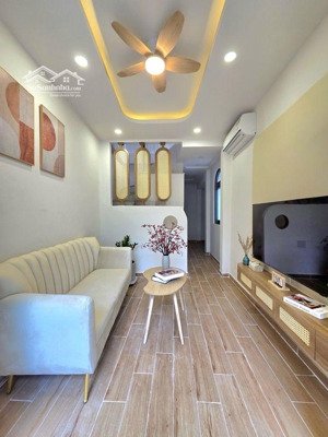 bán nhà phú nhuận, gần phan xích long, chỉ 4.x tỷ, sát mặt tiền, 3 tầng