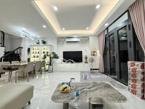 bán nhà huỳnh văn bánh, gần ngã tư phú nhuận, 3 tầng btct, nhà mới đẹp, hxh, căn góc, cách mt 25m.