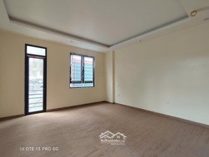 vị trí cực đẹp, ngay ngã 4 an dương, ngõ nông chỉ 1 ngoặt là tới nhà.