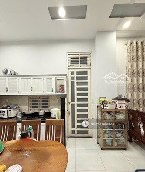 bán đất 1/ ngắn đường xe tải thông, sẵn nhà shr vuông đẹp, ngang tới 7m, chủ xây đúc cứng cáp 3tầng