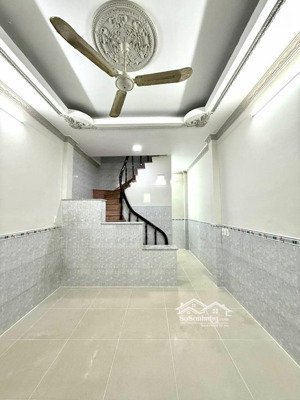 24m ( 3.5x7) xe hơi tới cửa- sát mặt tiền quang trung- bờ kênh tham lương