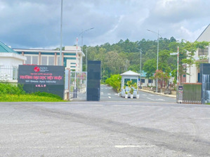 chú tôi có mảnh đất ở 150m2 tại cổng đại học quốc gia, đh việt nhật cần bán gấp. sổ đỏ cc 100%