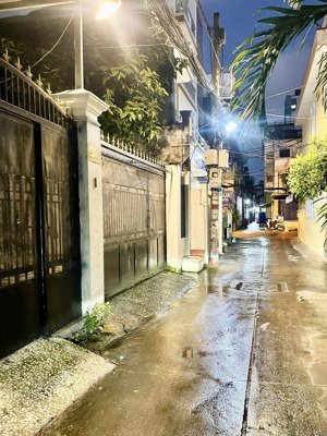 hiếm căn đẹp, nở hậu - ngay lãnh binh thăng, quận 11 - 4,9 x 12 - chỉ 7,9 tỷ tl