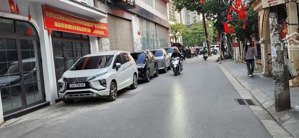 víp của siêu víp cầu giấy - 8tầng thông sàn - ô tô tải tráng nhau - vừa ở vừa kinh doanh siêu lợi