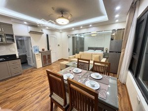 cho thuê căn hộ cao cấp cực chất 1n1k ở trần thái tông vào ngay hôm nay