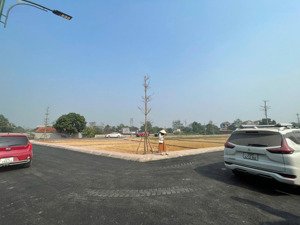 rẻ hơn 300tr, lô đất 100m2 tại thôn 5 phú cát gần khu công nghệ cao, tổ hợp y tế. cách ql21 500m