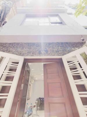 Bán nhà Đội Cấn, Ba Đình, gần ôtô, sân để xe rộng, 150mx3t, 32 tỷ, 0985696268