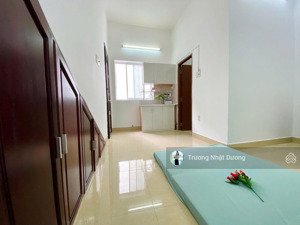 phòng trọ cao cấp mới tinh đường số 81, có cửa sổ sáng có nội thất cơ bản ngay sát lotte mart q7