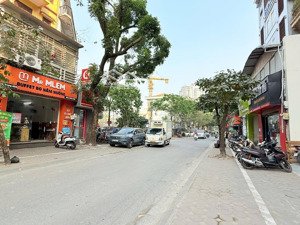 mặt phố trung tâm - mặt tiền vip - kinh doanh đỉnh - dòng tiền sẵn- vỉa hè rộng