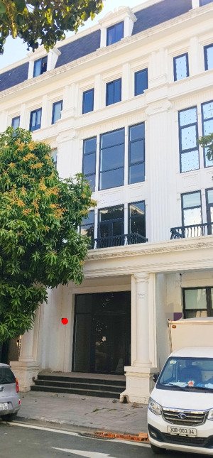 chính chủ cho thuê nhà liền kề l8 tại louis hoàng mai - nhà 5 tầng, dt 93.8m2, mt5m. giá 18tr/tháng