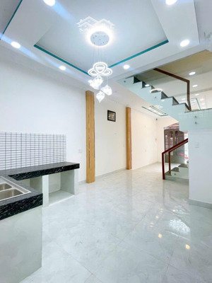 bán nhà tân sơn nhì 4.5x18m 2 lầu sân thượng 8.95 tỷ