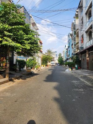 bán nhà kdc bình phú ( 4 x 20 ) 6 tầng 12pn full nội thất, dòng tiền ổn định 50tr/ tháng hơn 12 tỷ.