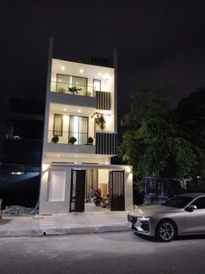 bán nhà mới xây gói 5 kđt mỹ gia, đầy đủ nội thất. giá bán: 8,6tỷ. lh: kim ánh