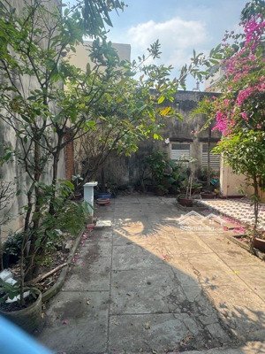 chính chủ, bán gấp nhà thống nhất gò vấp dt lớn - 220m2 thổ cư hẻm ô tô dt 10.2x24m