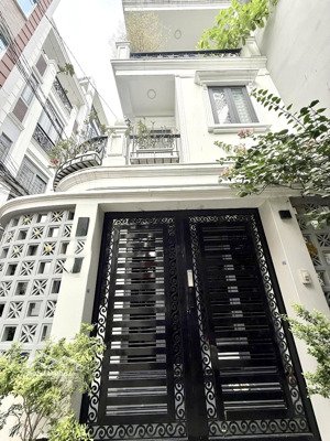 nhà đẹp 3 tầng - hẻm xe hơi - ngang 5,2m - trung tâm phú nhuận - nhỉnh 9 tỷ