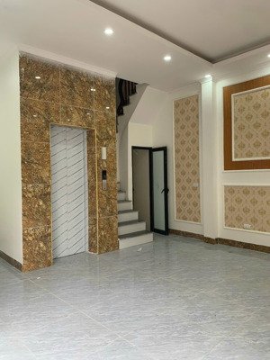 cho thuê nr 6t thang máy 4pn, 5wc, 40m2 tại đường tả thanh oai, thanh trì 7 triệu vnd