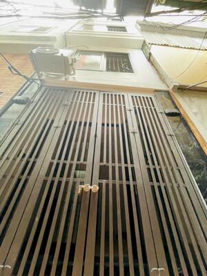 Tôi chính chủ bán nhà 5 tầng ngõ 55 Trần phú, gần trường nhạc họa trung ương. Giá 4.75 tỷ