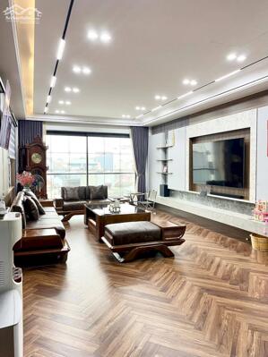 NHÀ ĐẸP - DT 72M- 8 TẦNG- THANG MÁY- THÔNG SÀN- Ở SƯỚNG- GARA Ô TÔ- PHỐ TRUNG HOÀ.