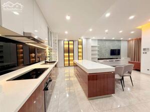 Cần bán nhanh căn hộ dự án The Peak Midtown Phú Mỹ Hưng, Quận 7. 131m2, 3PN, full, view sông, giá 17.9 tỷ, sẵn HDT