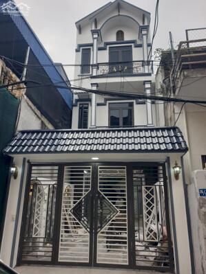 BÁN NHÀ ĐẸP 4.38 TỶ 3 TẦNG 80M2 CÓ SÂN Ô TÔ ĐƯỜNG ĐẶNG VIỆT CHÂU