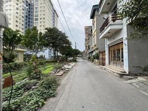 Bán Đất Thổ Cư Việt Hưng 60m2 Lô góc, nở hậu, view vườn hoa thoáng vĩnh viễn, đối diện CC CT10