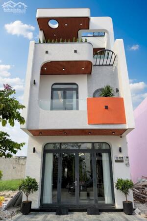 NHÀ 3TẦNG MỚI TẶNG FULL NỘI THẤT CAO CẤP - SỐ 122 ĐƯỜNG D14 KDC HỒNG LOAN.