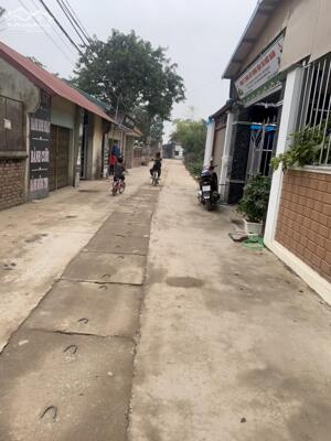 Bán lô 102m2 đất Tổ 9 - Quang Minh - Mê Linh , vị trí gần KCN Quang Minh , đường oto tải