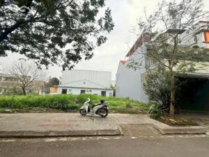 Đất Đẹp Khổ Biệt Thự KQH Bàu Vá Sát Mặt Tiền Trường Đúc,Phường Đúc, TP Huế Giá rẻ 3xtr/m2