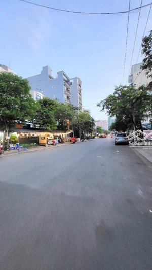 mặt tiền kinh doanh 20m-xe hoi ngủ trong nhà-ngang 8 dài 12 nở hậu 9m-4tầng 6pngu-10tỷ nhĩnh