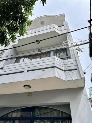 chợ bà chiểu, cho thuê nhà 3 phòng ngủ 3wc, ở ngay. chỉ 13tr900/tháng